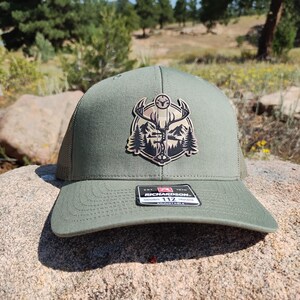 BUCK MOUNTAIN BOW Hunting Quest Custom Trucker Hat
