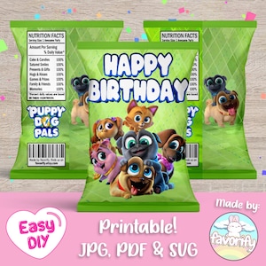 Puede incluir: Diseño de bolsa de regalo para fiestas imprimible con los personajes de Puppy Dog Pals sobre un fondo verde. La bolsa tiene el texto "Happy Birthday" en letras grandes y coloridas. El diseño está disponible en formatos JPG, PDF y SVG.