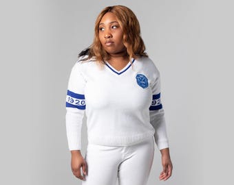 FINAL SALE - 1920 V-Neck - White