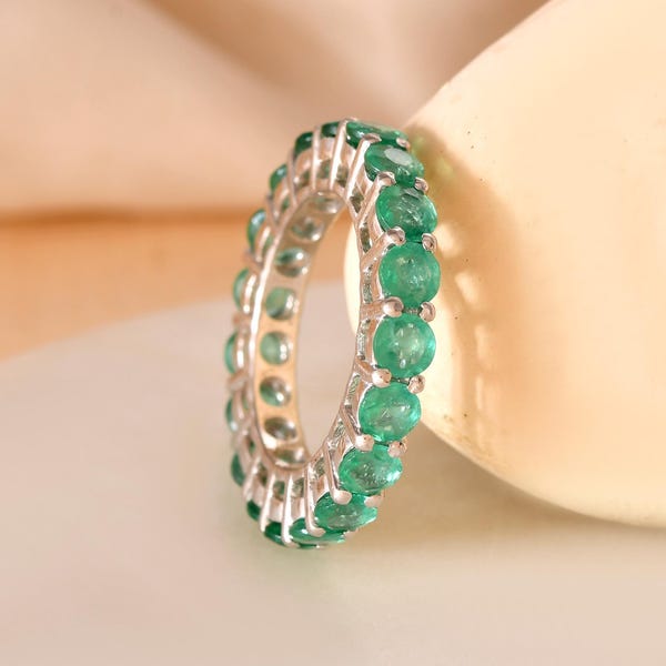 4 mm natuurlijke smaragd eeuwigheidsring, 14k massief witgouden ring met volledige cluster.