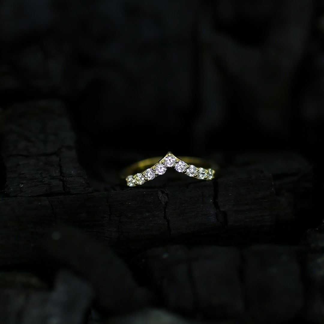 14K Gold Moissanite Chevron Ring: Sterling Silver V Wedding Band - Etsy