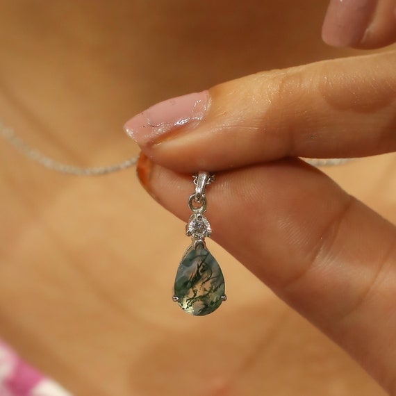 Clear Quartz Pear Shape Necklace Sterling Silver with Cubic Zirconia Accents Clear Quartz Pear Shape Necklace Sterling Silver with Cubic Zirconia Accents