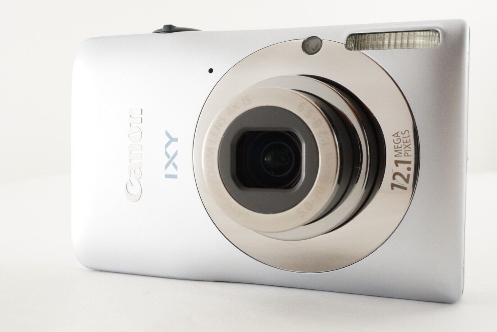 Canon IXY 200F Silver in Box With 16GB Sdhc Card Digital Camera  