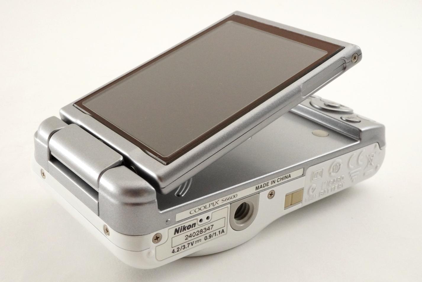 Nikon COOLPIX S6600 ジャンク Nikon COOLPIX S6600 White With 4GB Sdhc Card Digital Camera From