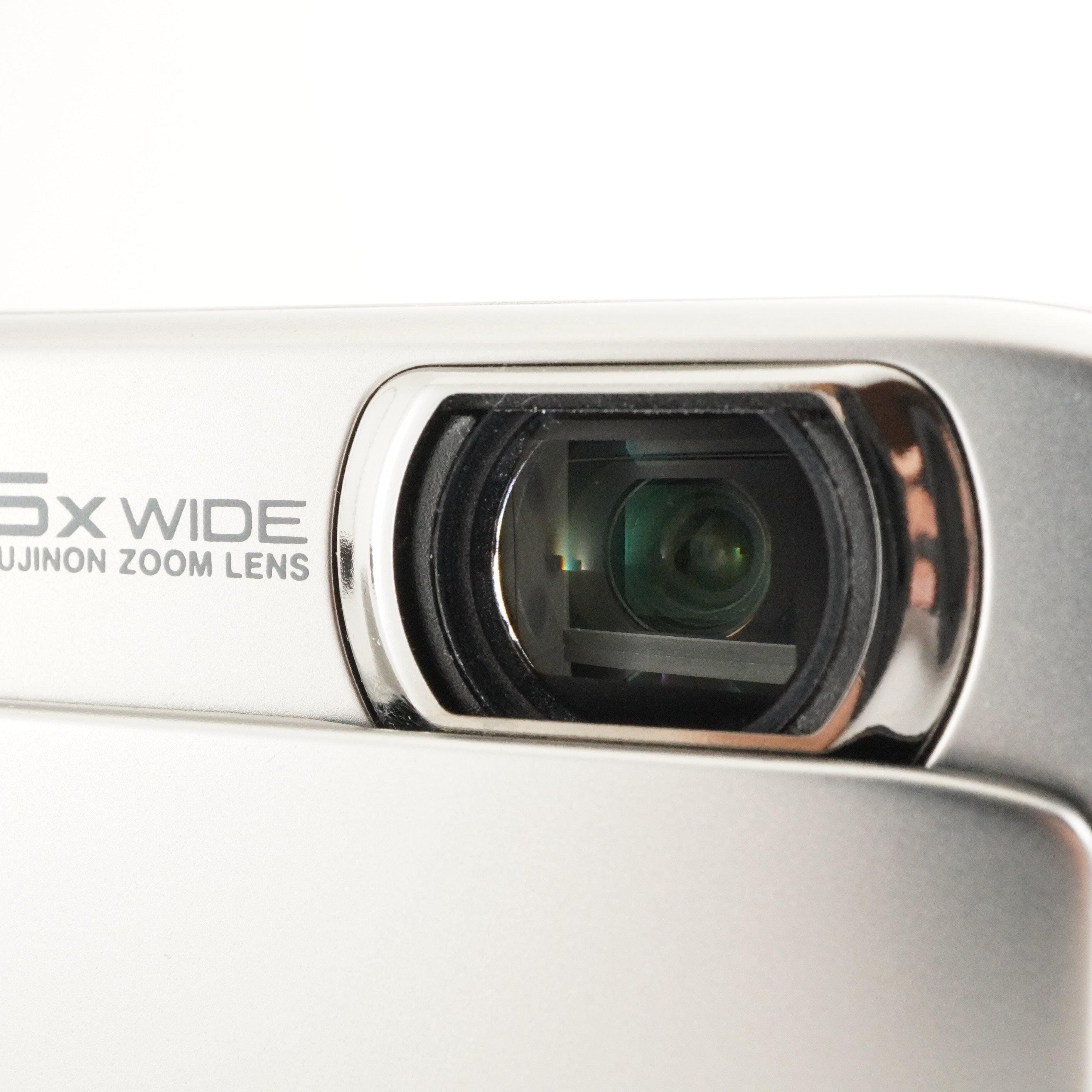 FUJIFILM FINEPIX Z900 Exr Silver in Box With 4gb Sdhc Card