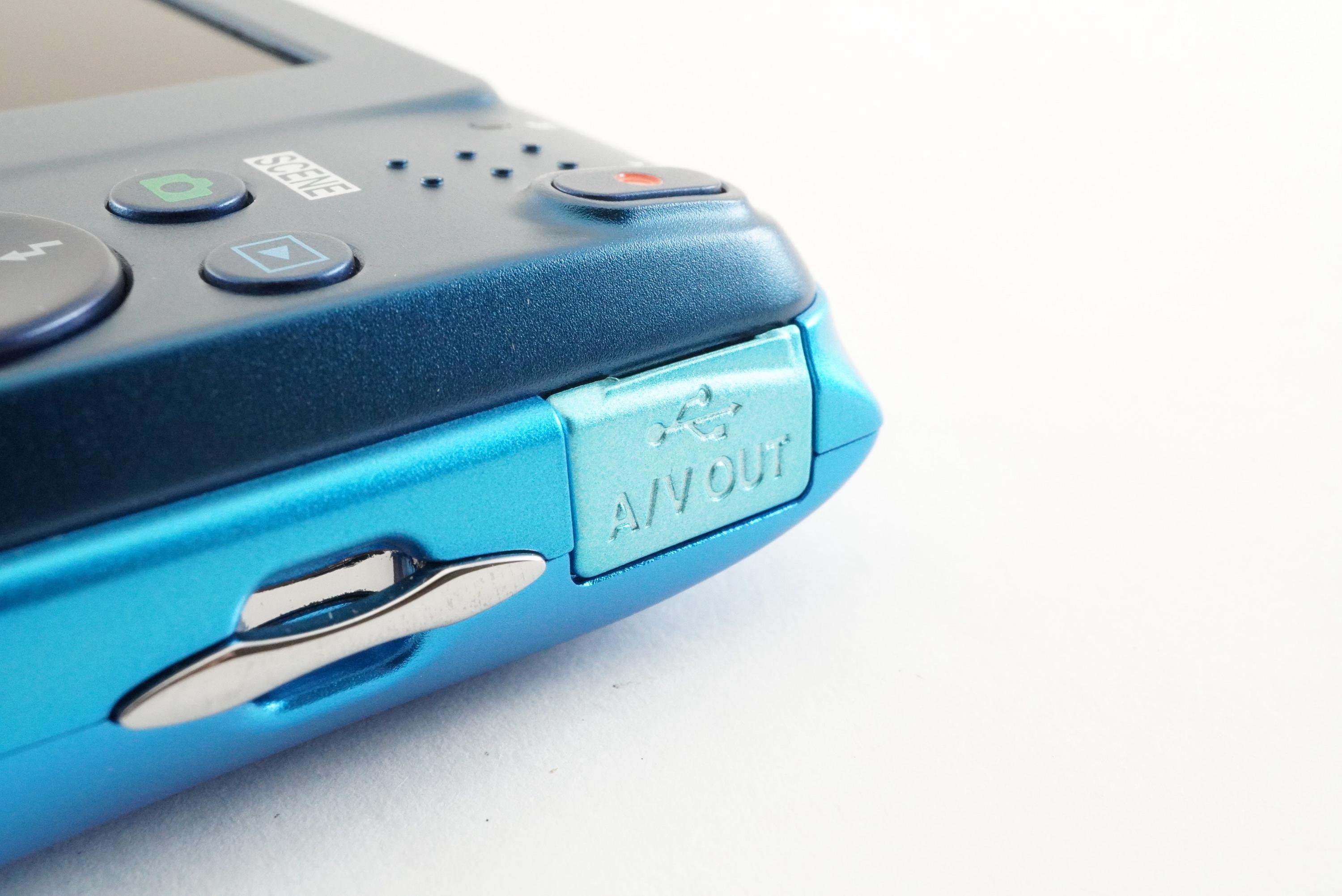 Nikon COOLPIX S3600 Blue in Box + 4GB Sdhc Card Digital