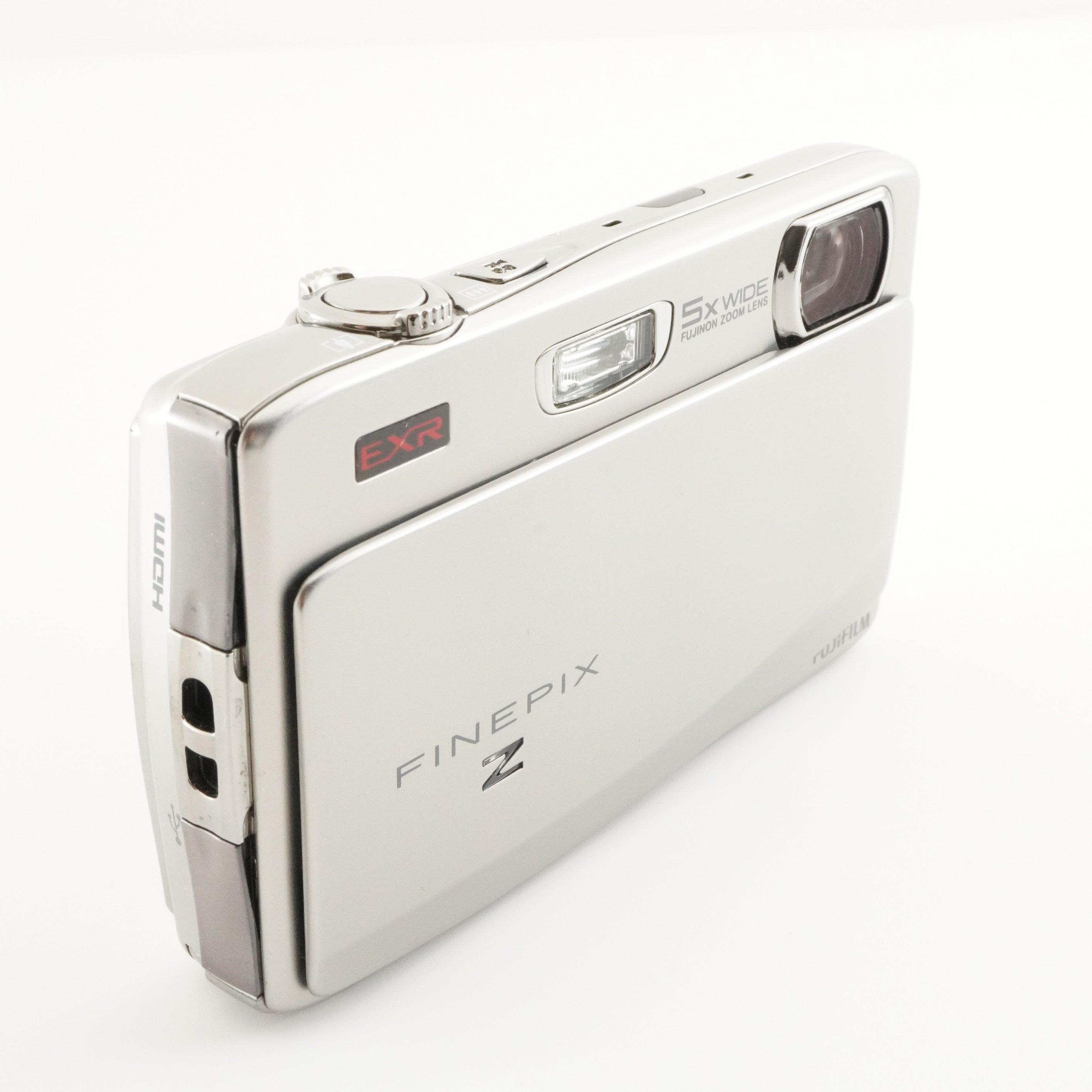 FUJIFILM FINEPIX Z900 Exr Silver in Box With 4gb Sdhc Card