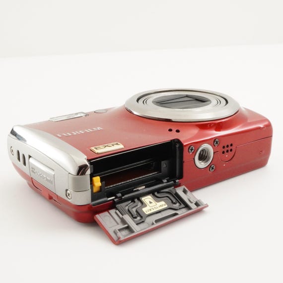 FUJIFILM FINEPIX F80 EXR レッド FUJIFILM Finepix F80 EXR Red With 4gb Sdhc Card Digital