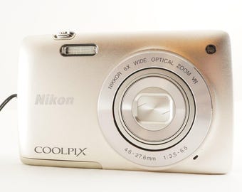 Nikon　COOLPIX S4400 Nikon COOLPIX S4400 20MP Compact Digital Camera Silver