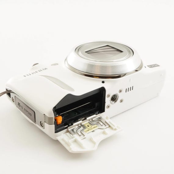 Cameras F800exr FUJIFILM Finepix F800 EXR White With 4gb Sdhc Card