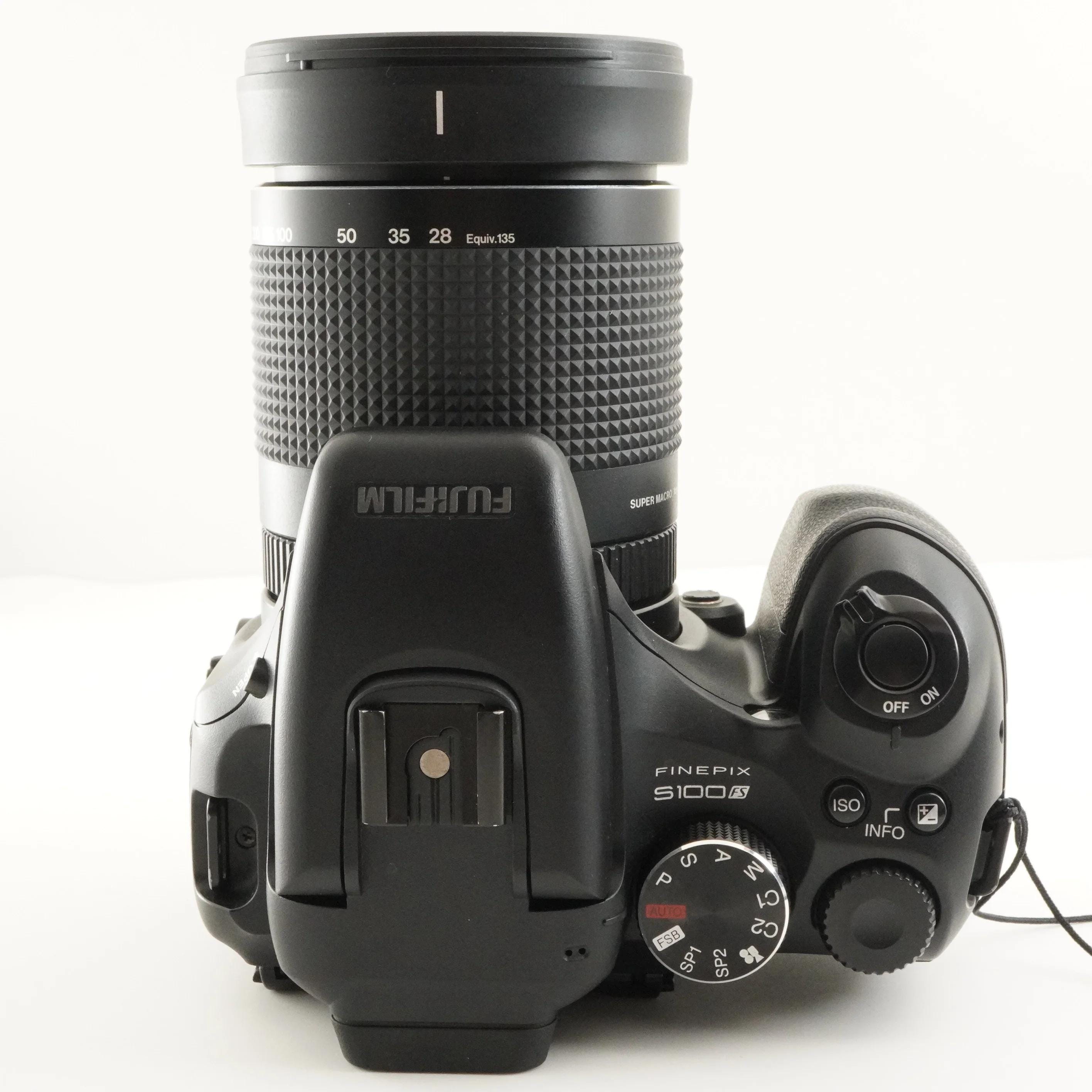 FUJIFILM FinePix S100FS 4GB SDHCカード付きデジタルカメラ（日本製