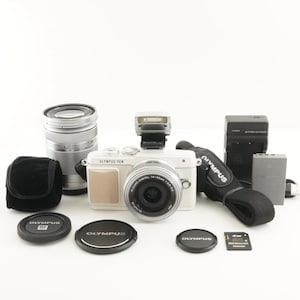 OLYMPUS PEN E-PL7 White [1,255 Shots] + 14-42mm Ez  40-150mm  4gb Sd from Japan #9789