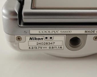 Nikon COOLPIX S6600 White With 4GB Sdhc Card Digital Camera From