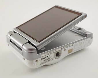 Nikon COOLPIX S6600 白 Nikon Coolpix S6600 Compact Digital Camera White 16MP 12 x Optical