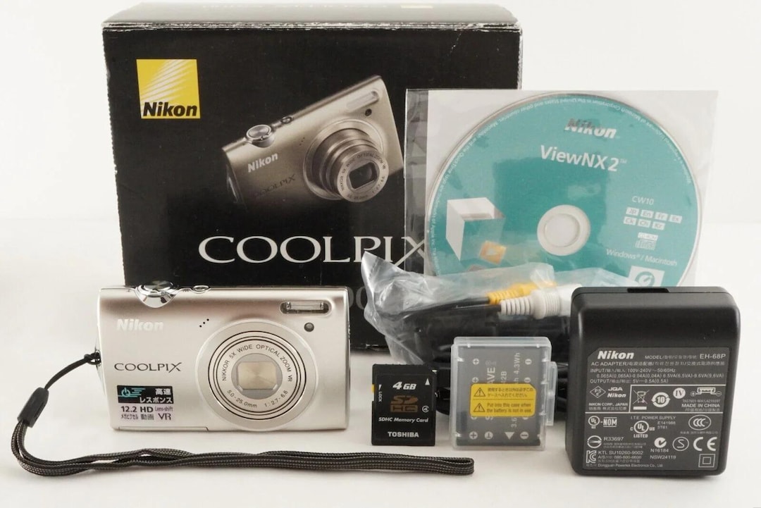 Nikon COOLPIX S5100 シルバー Nikon COOLPIX S5100 Silver Inbox & 4GB Sdhc Card Digital Camera
