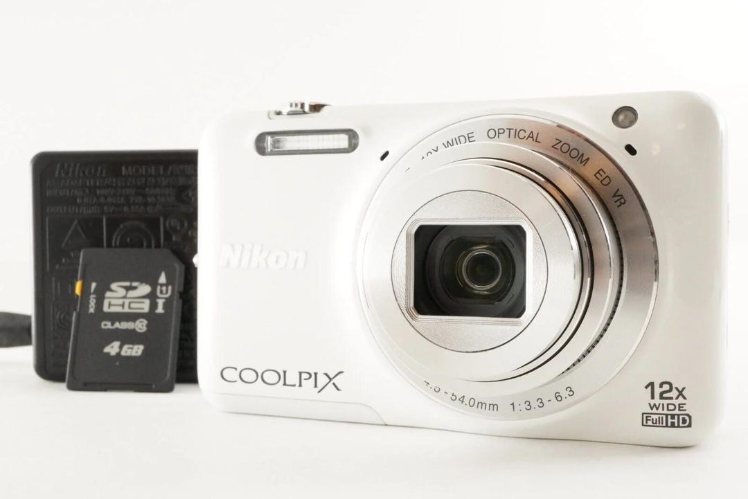 Nikon COOLPIX S6600 White & 4GB Sdhc Card Digital Camera From