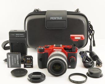 PENTAX Q10 Red [2,908 Shots] + 02 5-15mm 4GB Sdhc Card Case from Japan #9941