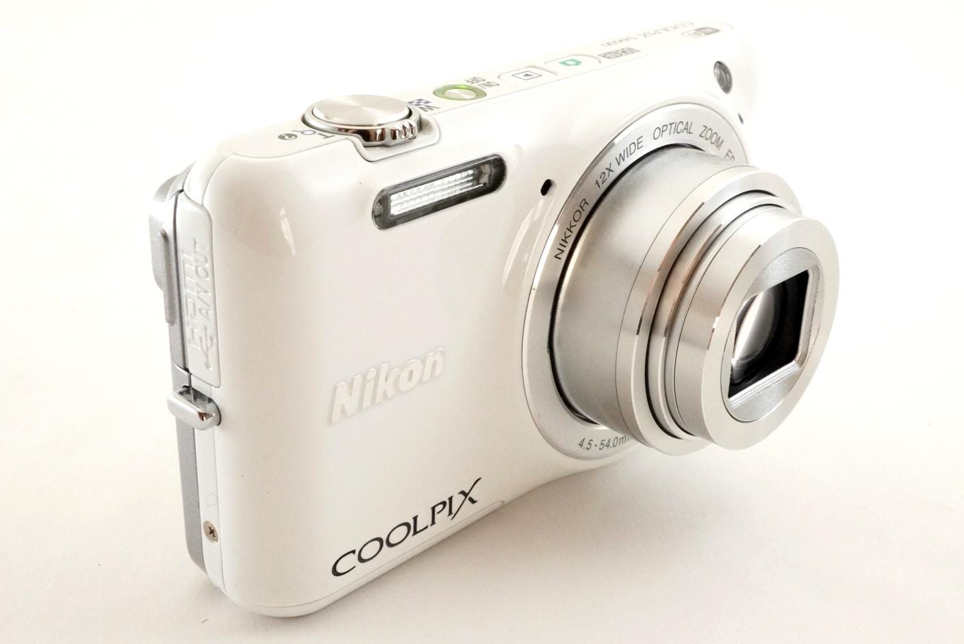 Nikon COOLPIX S6600 White With 4GB Sdhc Card Digital Camera From