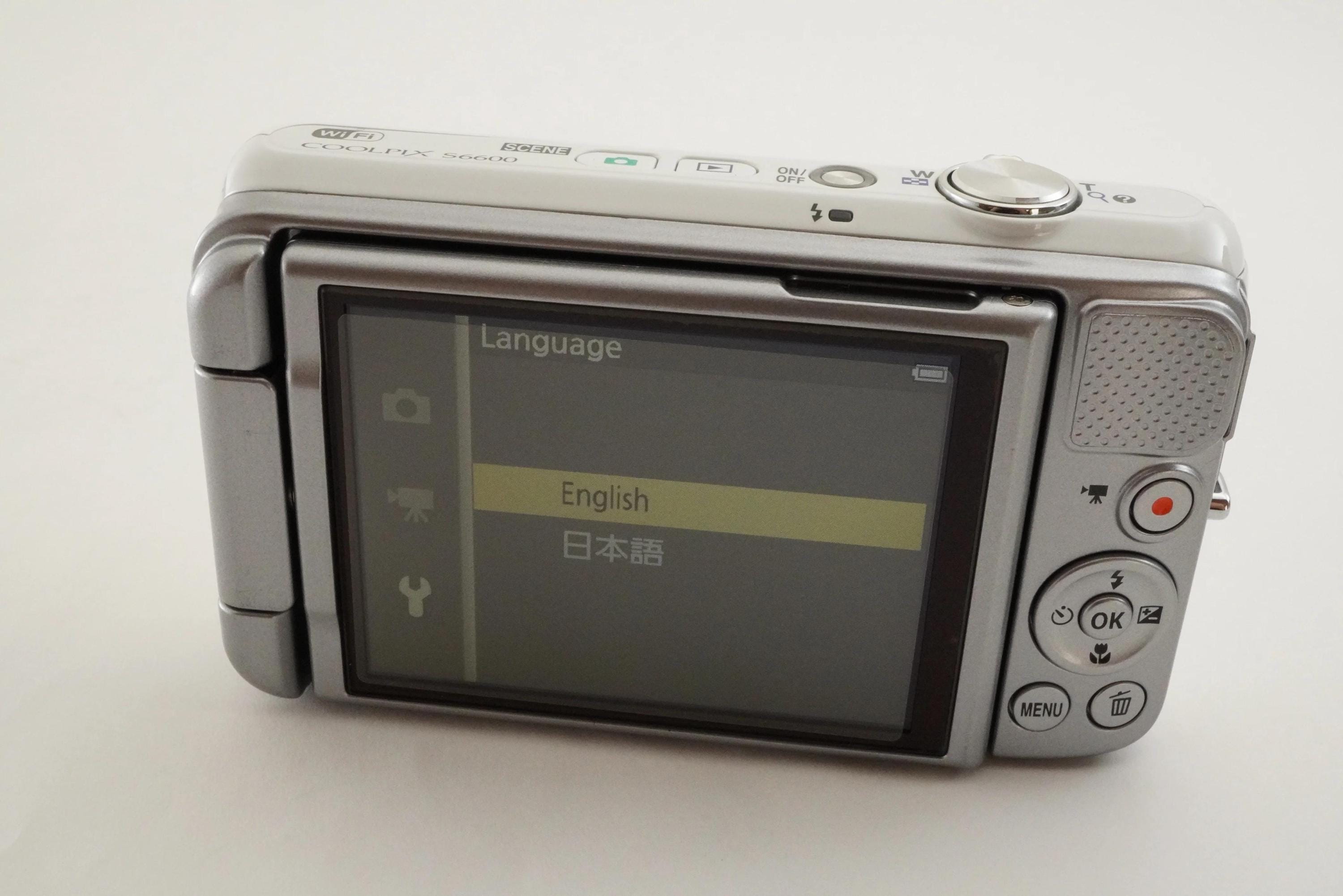 Nikon COOLPIX S6600 White With 4GB Sdhc Card Digital Camera From