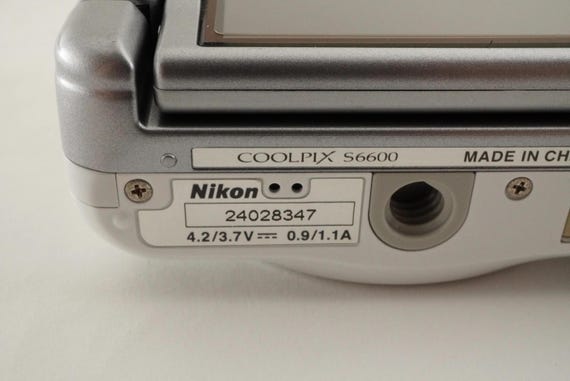 Nikon COOLPIX S6600 White With 4GB Sdhc Card Digital Camera From