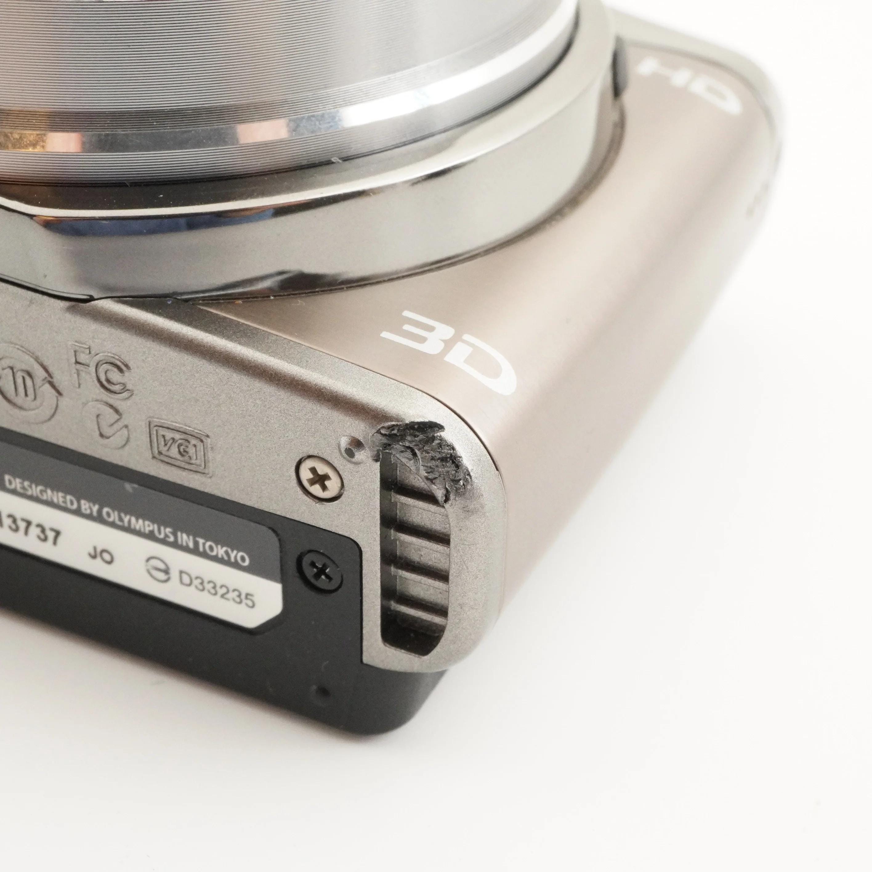 OLYMPUS SZ-11 シルバー 箱入り 4GB SDHCカード付き デジタルカメラ