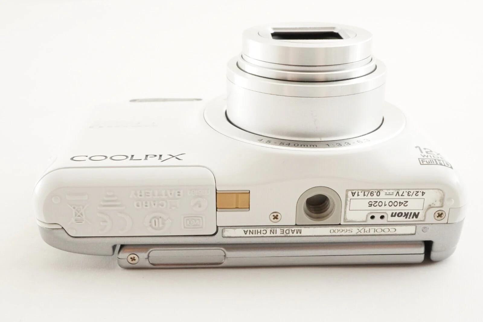Nikon COOLPIX S6600 White & 4GB Sdhc Card Digital Camera From