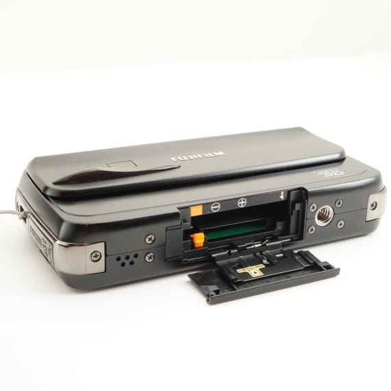 富士フイルム - FUJIFILM FinePix REAL 3D W3 デジタルカメラ ジャンク