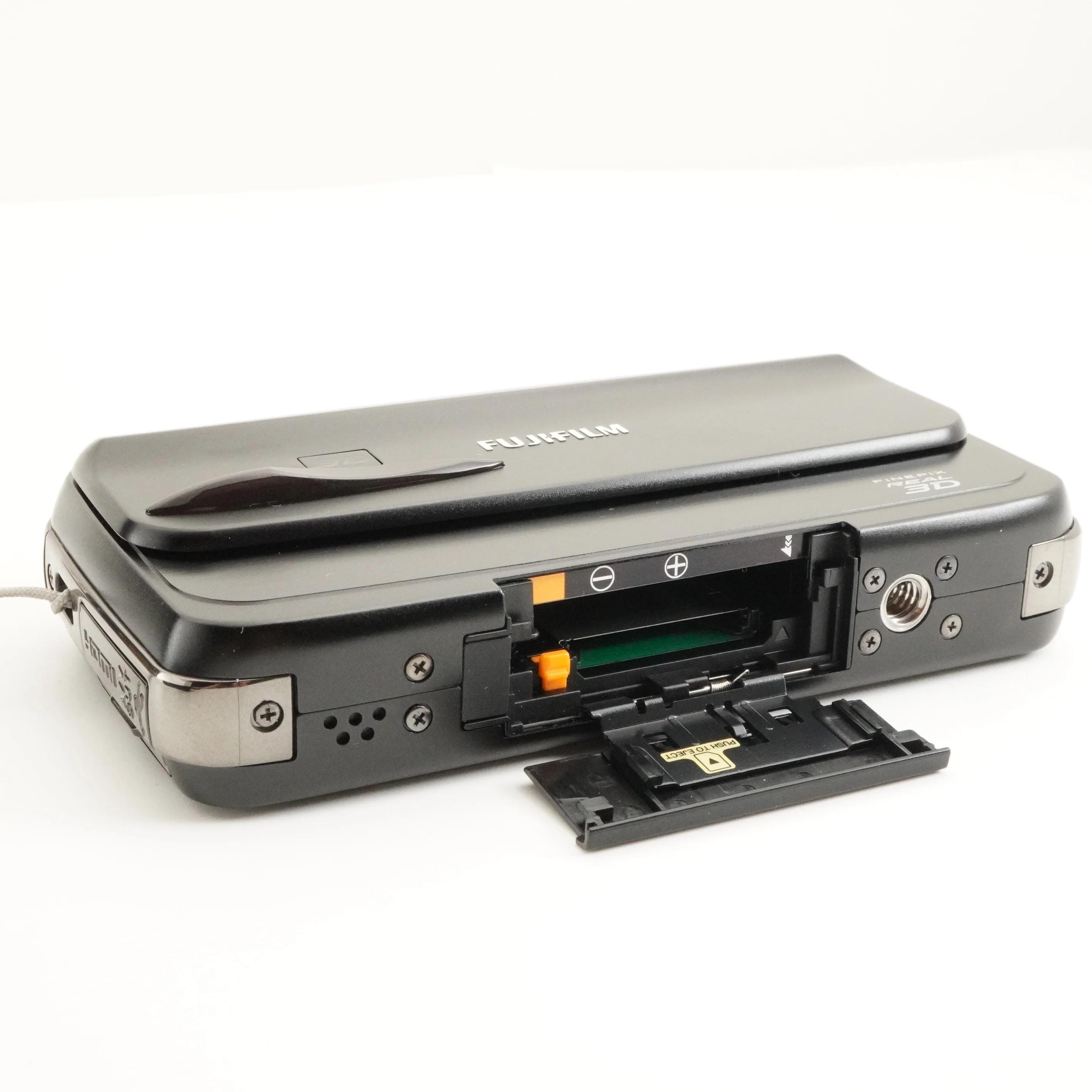 Fujifilm FinePix Real 3D W3 デジカメ Amazon.com : Fujifilm FinePix Real 3D W3 10MP Digital Camera