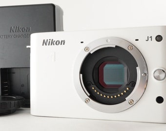 NIKON 1 J1 White Mirrorless Digital Camera from Japan #8725