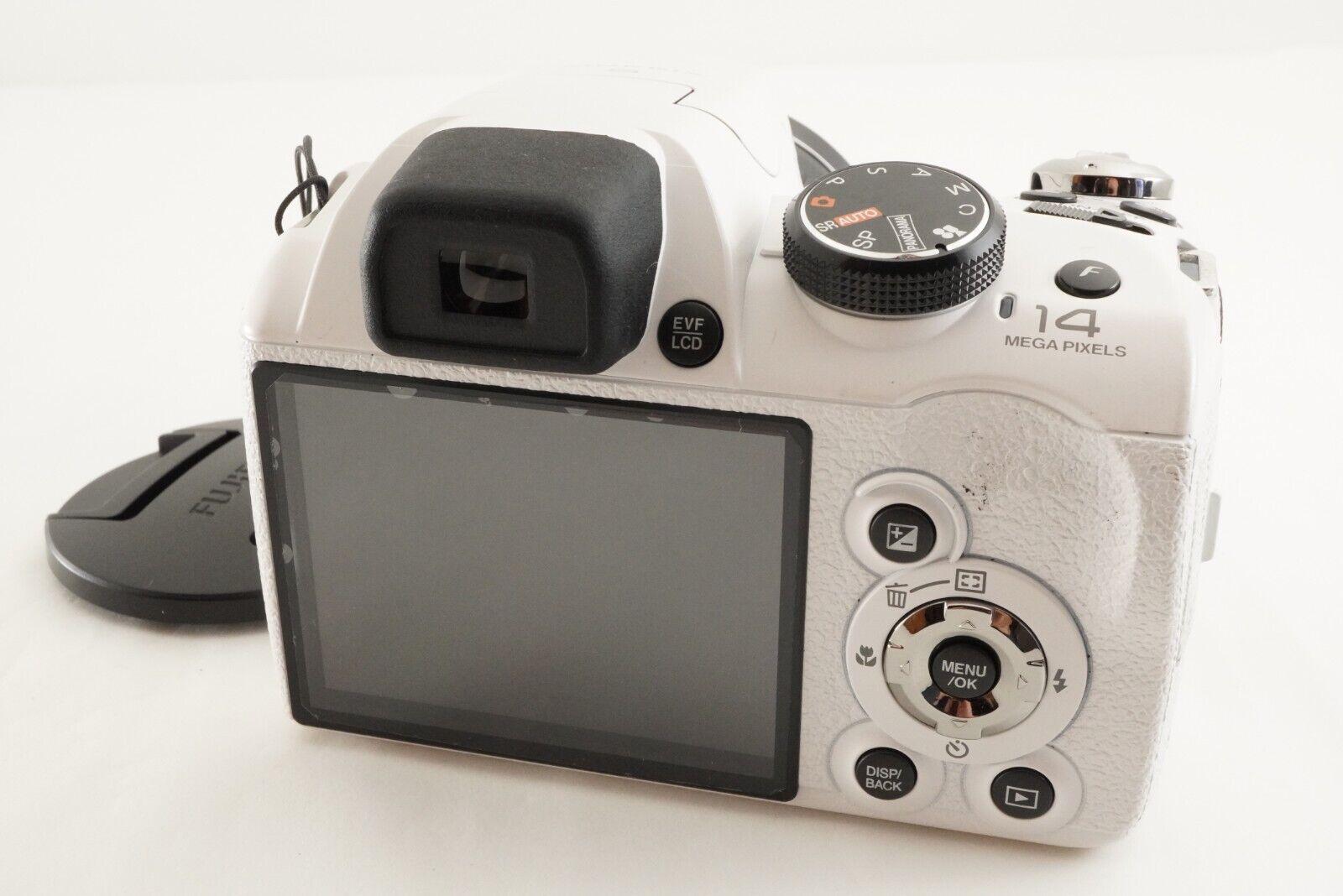 FUJIFILM Finepix S4500 White With 4GB Sdhc Card Digital