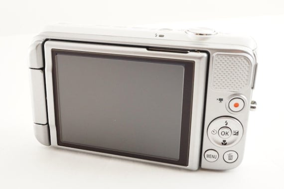 Nikon COOLPIX S6600 ホワイト Nikon COOLPIX S6600 White 16.0MP Digital Camera Japan