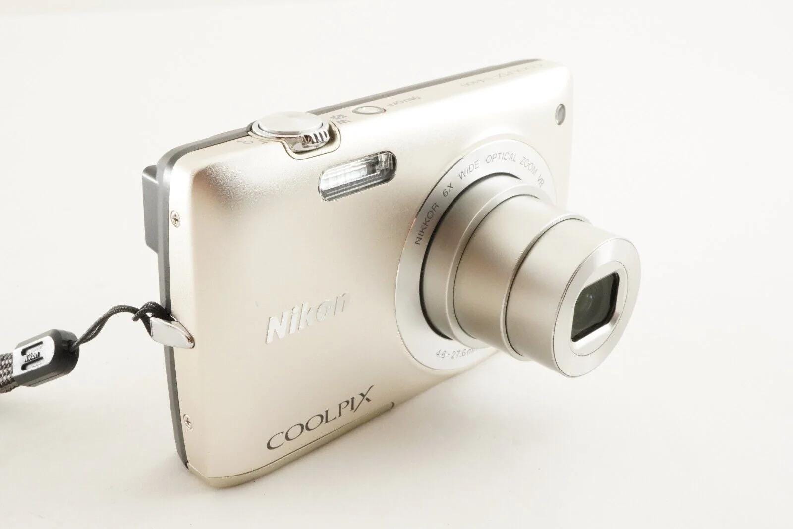 Nikon COOLPIX S4400 Silver in Box &4GB Sdhc Card Digital Camera