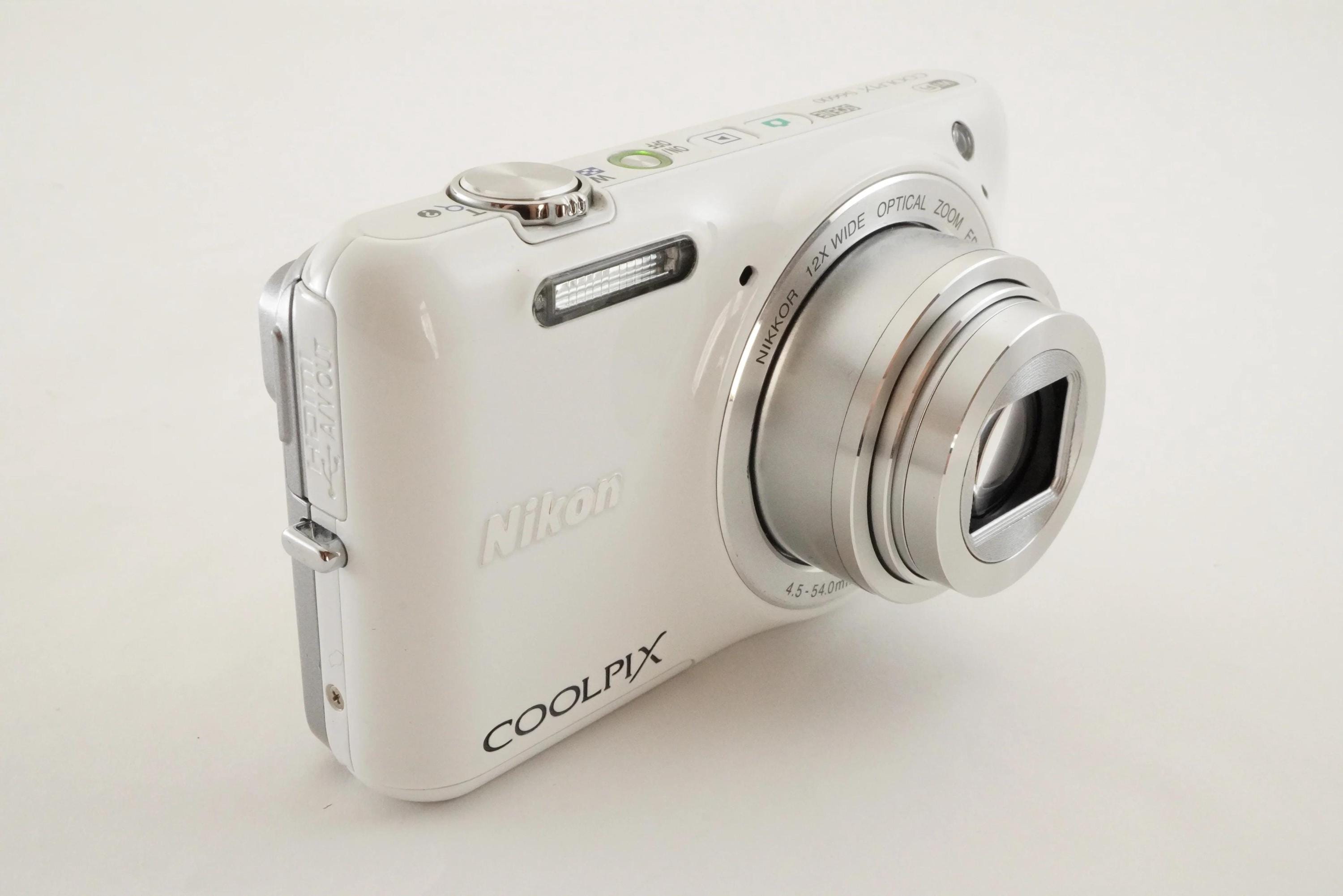 Nikon COOLPIX S6600 White With 4GB Sdhc Card Digital Camera From