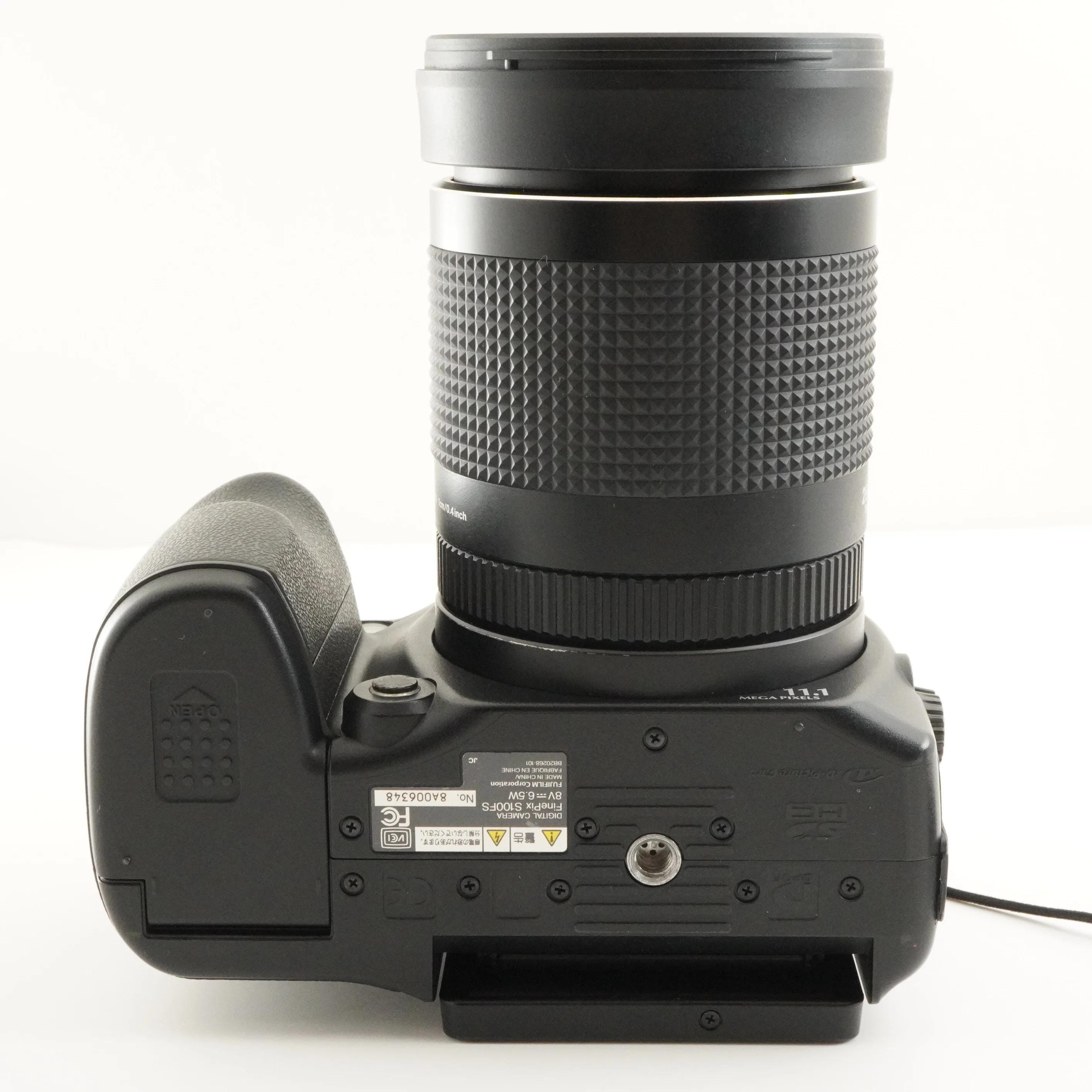 FUJIFILM FinePix S100FS 4GB SDHCカード付きデジタルカメラ（日本製