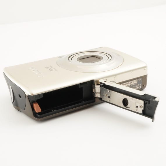 Canon IXY DIGITAL 920 IS Gold With 4gb Sdhc Card Digital