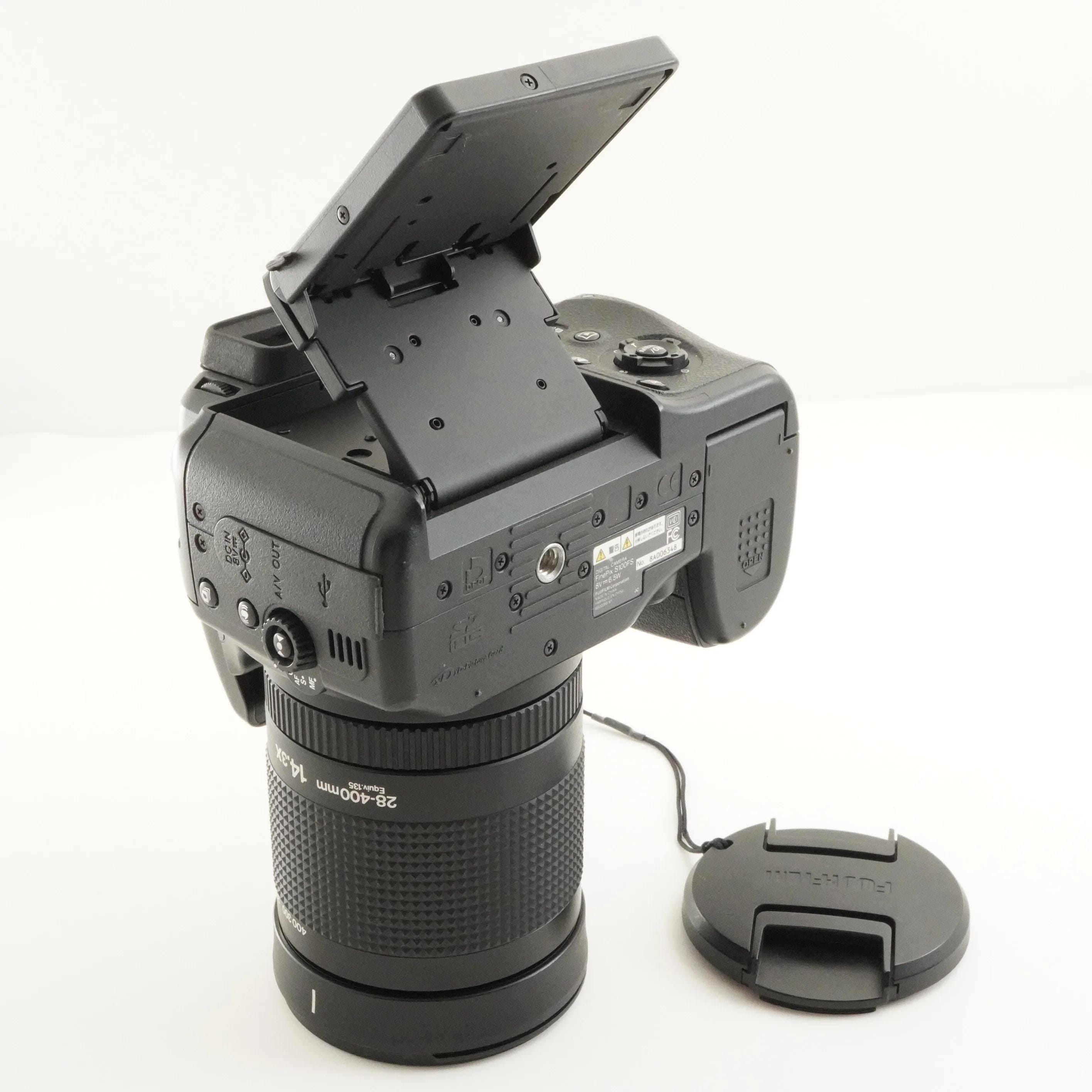 FUJIFILM FinePix S100FS 4GB SDHCカード付きデジタルカメラ（日本製