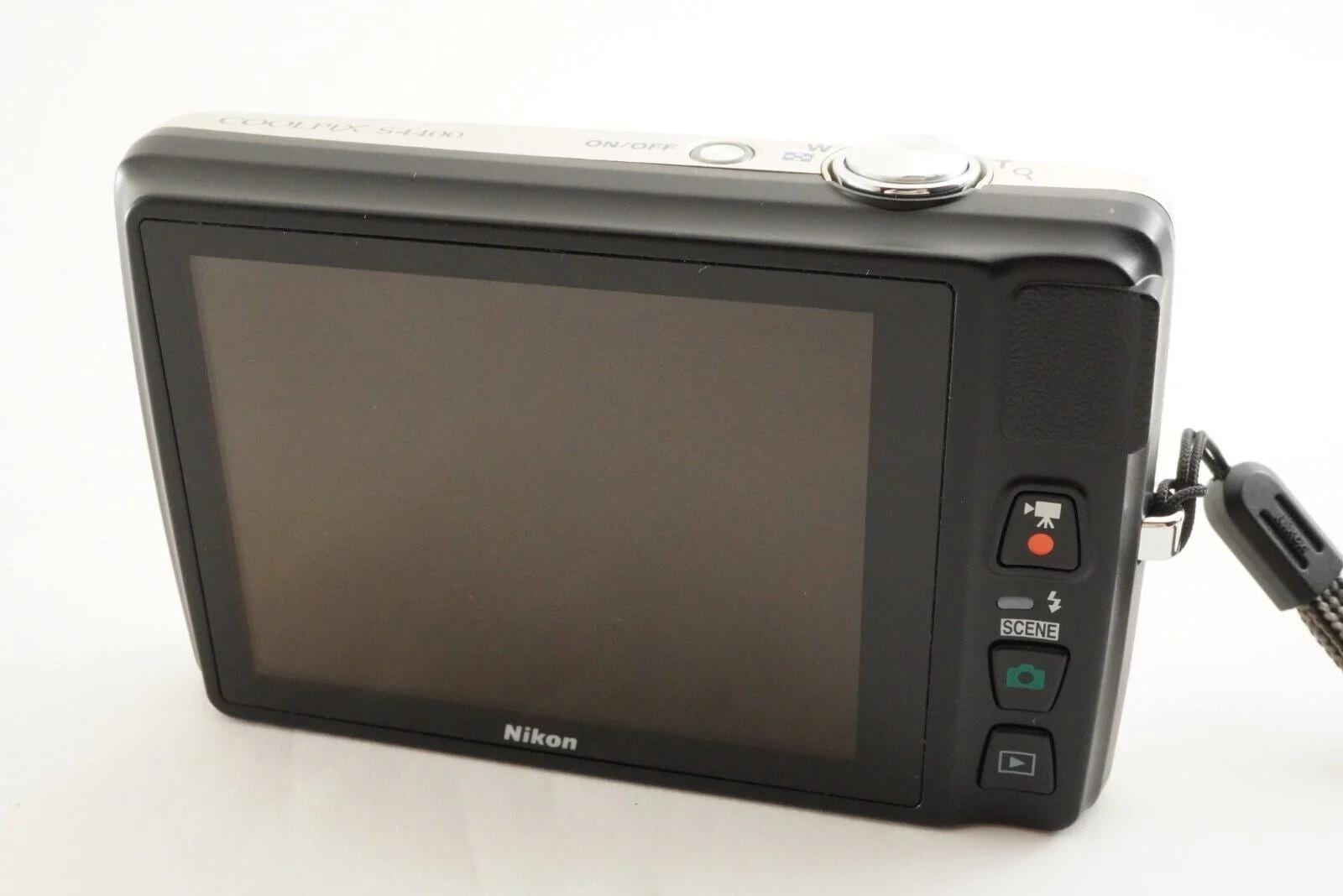 Nikon COOLPIX S4400 Silver in Box &4GB Sdhc Card Digital Camera