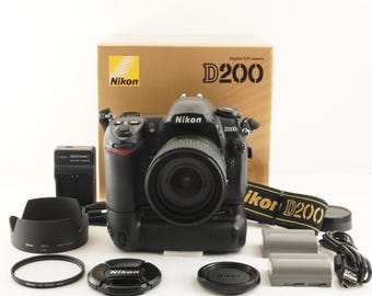 8,761 Shots / Nikon D200 In Box + MB-D200  AF-S 18-70mm from Japan #11902