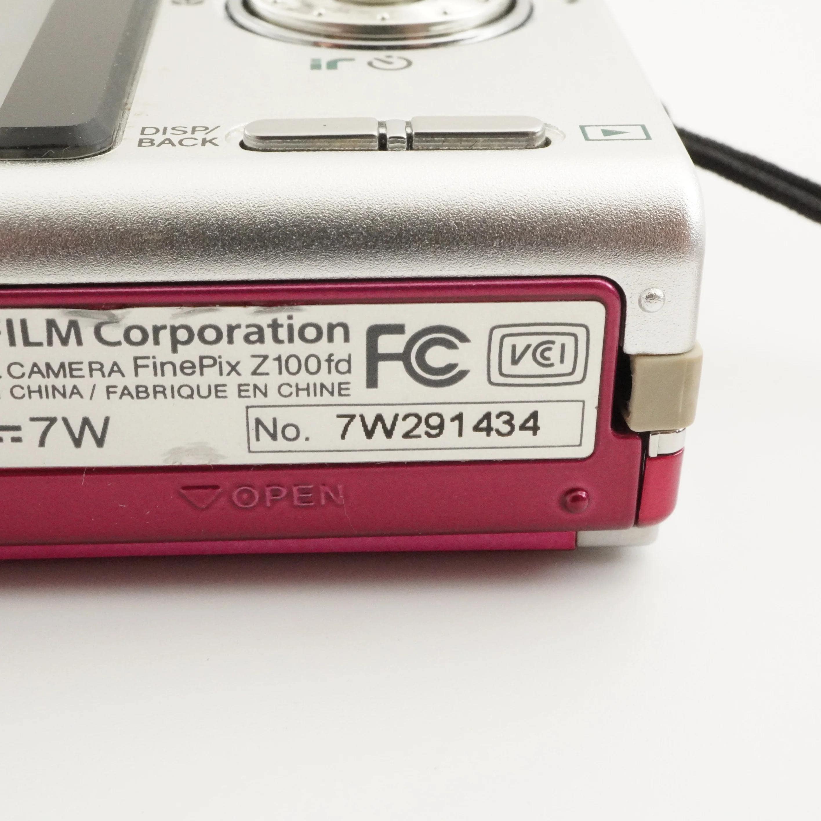 FUJIFILM FinePix Z100fd ピンク 箱入り 4GB SDHCカード付き 日本製