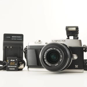 OLYMPUS PEN E-P5 Silver [5,142 Shot] + 14-42mm Ii R 4gb Sdhc from Japan #10253 Bild 1