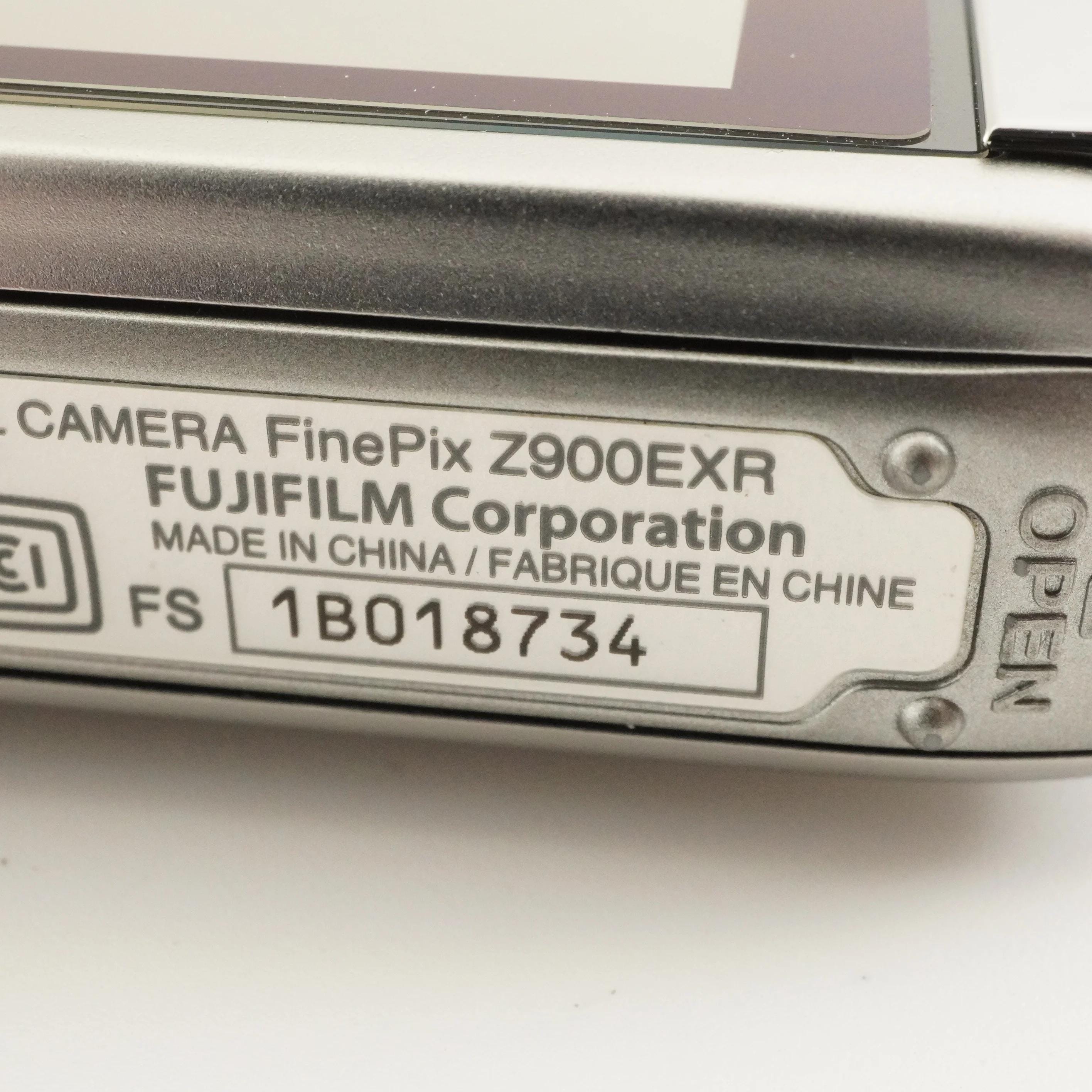 FUJIFILM Finepix Z900 EXR Silver + 4gb Sdhc Card From Japan #10512