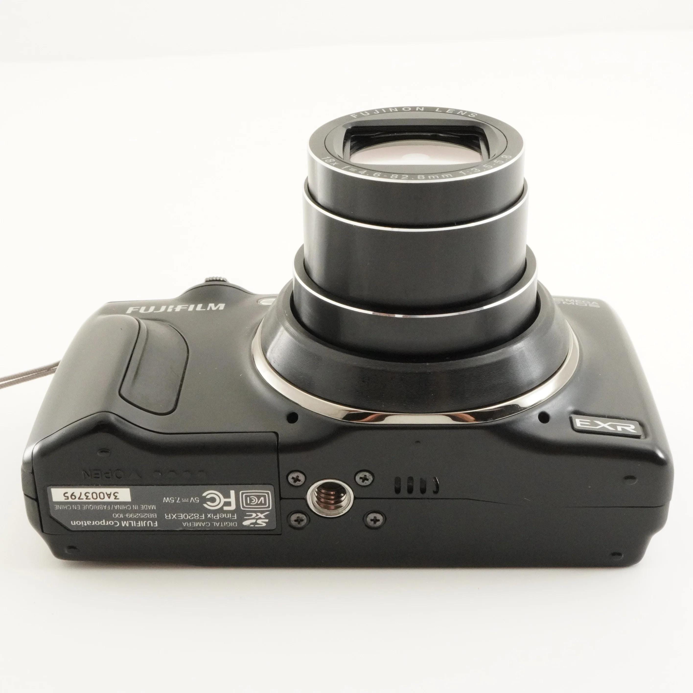 【FUJIFILM】  FinePix F820EXR BLACK FUJIFILM FINEPIX F820EXR Black + 4GB SDHC Card Digital Camera from