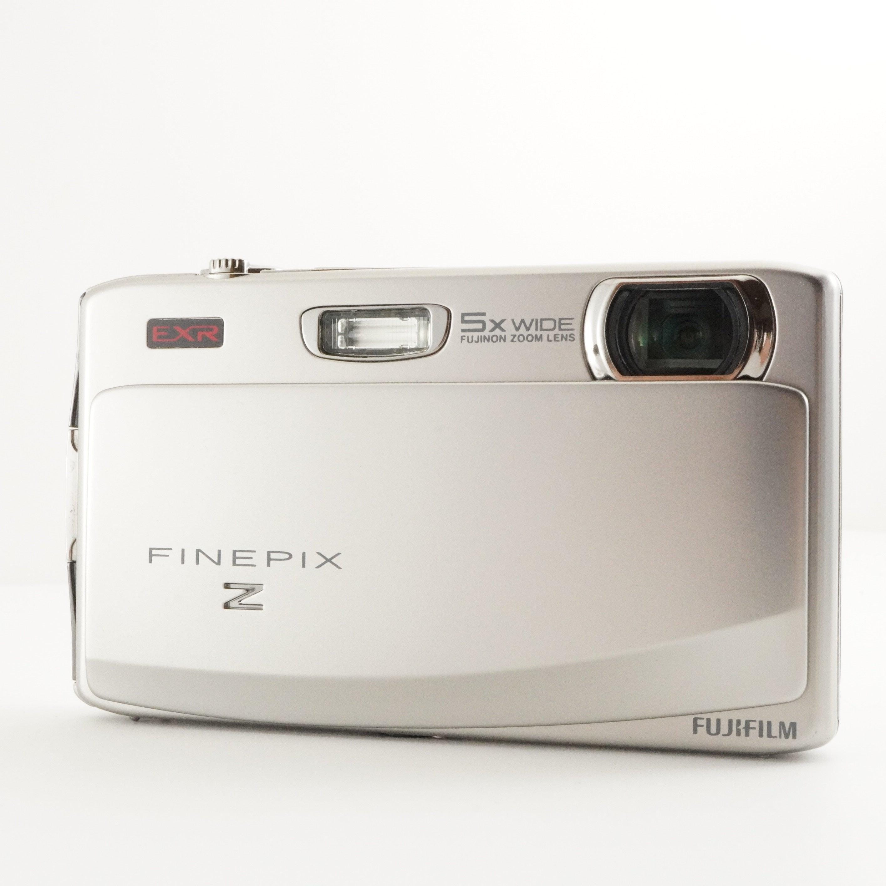 FUJIFILM FINEPIX Z900 Exr Silver in Box With 4gb Sdhc Card