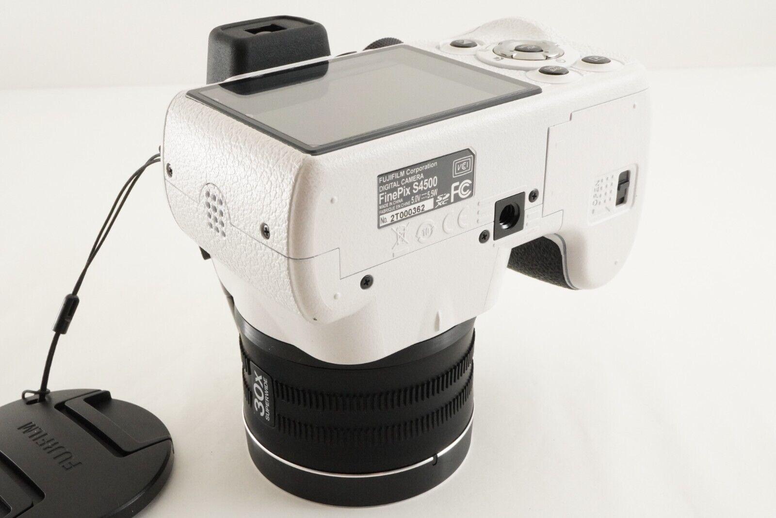 FUJIFILM FinePix S4500 ホワイト FinePix フジフィルム コンデジ FUJIFILM S4500 ホワイト 中古