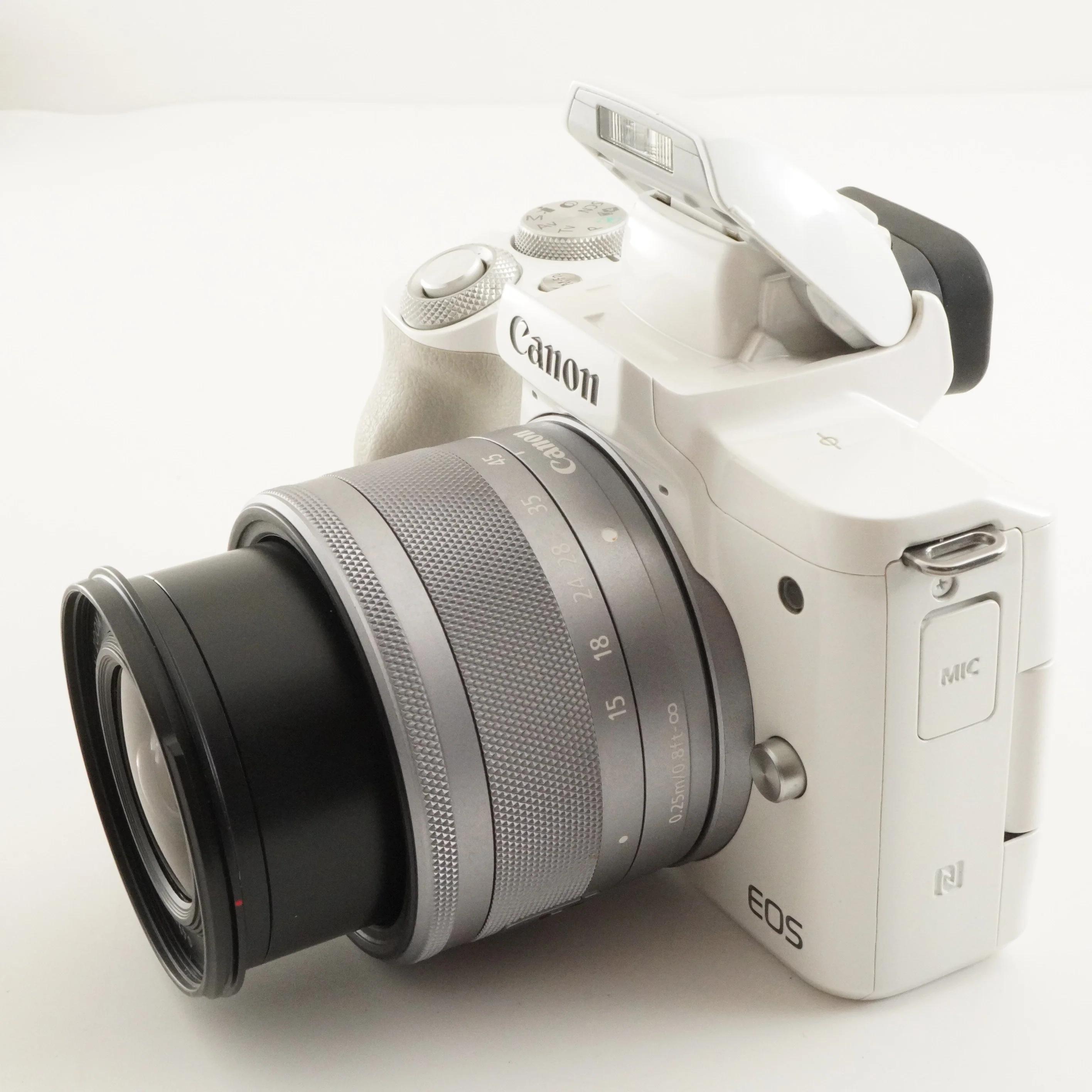 Canon EOS Kiss M / M50 White + EF-M 15-45mm + 16GB Sdcard From