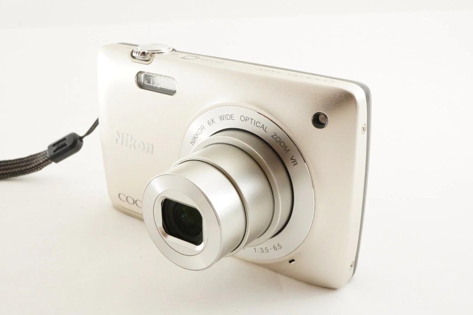 【超美品】NIKON COOLPIX S4400 シルバー (動作確認済) Nikon COOLPIX S4400 Silver in Box &4GB Sdhc Card Digital Camera