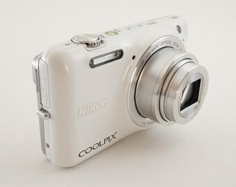Nikon COOLPIX S6600 White With 4GB Sdhc Card Digital Camera