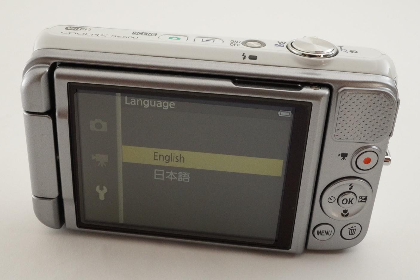 Nikon COOLPIX S6600 White With 4GB Sdhc Card Digital Camera From
