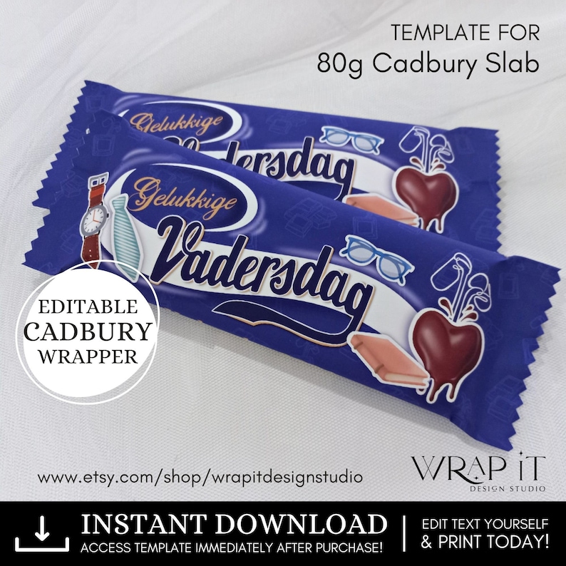 Op de afbeelding: Bewerkbaar sjabloon voor een 80g Cadbury chocolade reep verpakking. De verpakking is blauw met witte tekst die "Gelukkige Vadersdag" zegt, wat "Happy Father's Day" betekent. De verpakking heeft een chocolade hart, een bril, een stropdas en een horloge.