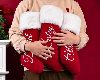2026 rode pluche kerstsok, gebreide familiesok, gepersonaliseerde kerstsok met naam, vakantiesokken, familie kerstcadeaus